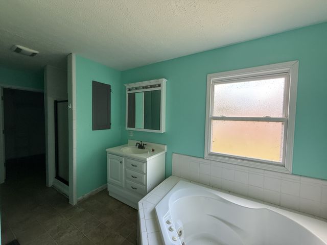 607 Cool Springs Rd, Morgantown, KY 42261