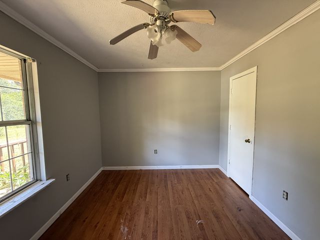 607 Cool Springs Rd, Morgantown, KY 42261