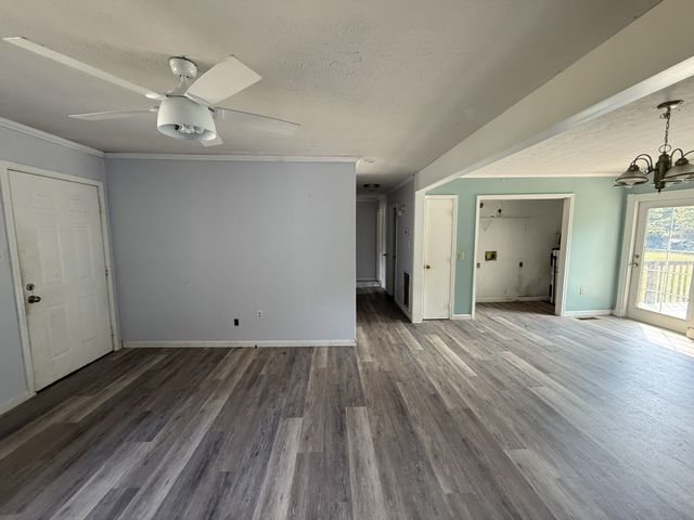 607 Cool Springs Rd, Morgantown, KY 42261