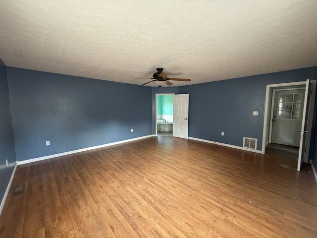 607 Cool Springs Rd, Morgantown, KY 42261