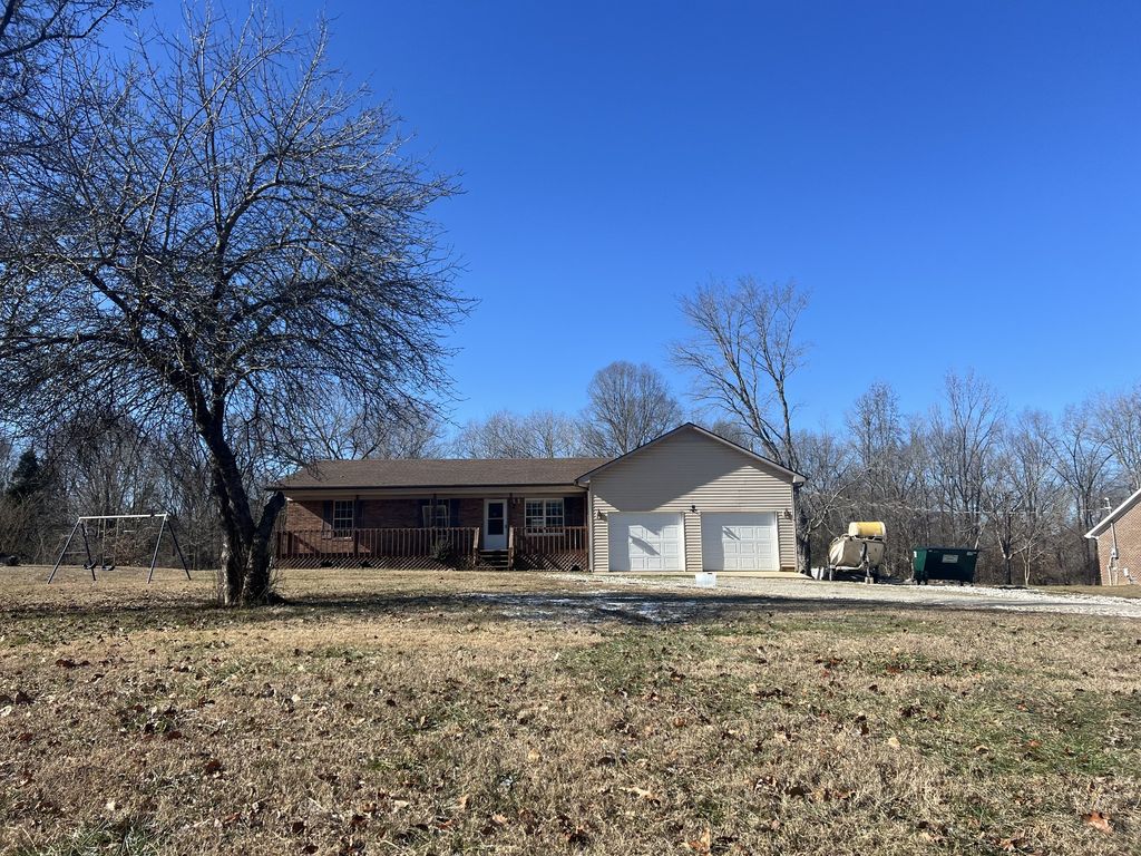 607 Cool Springs Rd, Morgantown, KY 42261