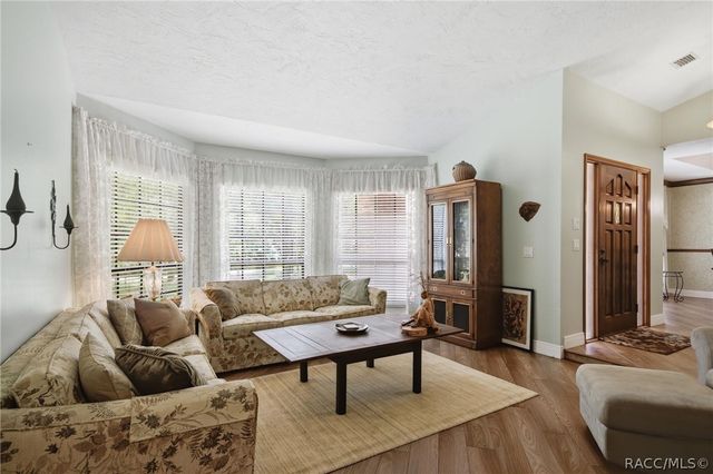 2705 W Live Oak Street, Lecanto, FL 34461