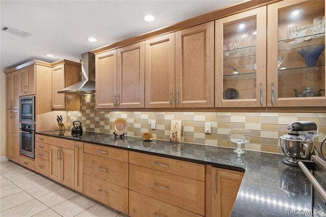 2705 W Live Oak Street, Lecanto, FL 34461
