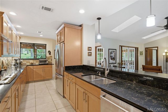 2705 W Live Oak Street, Lecanto, FL 34461