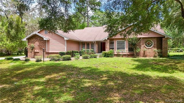 2705 W Live Oak Street, Lecanto, FL 34461