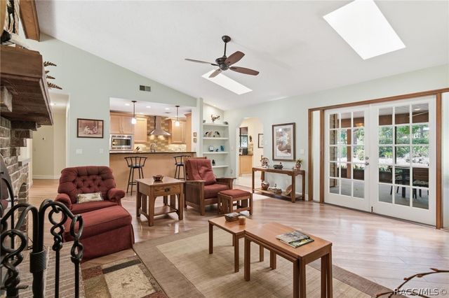 2705 W Live Oak Street, Lecanto, FL 34461
