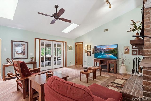 2705 W Live Oak Street, Lecanto, FL 34461