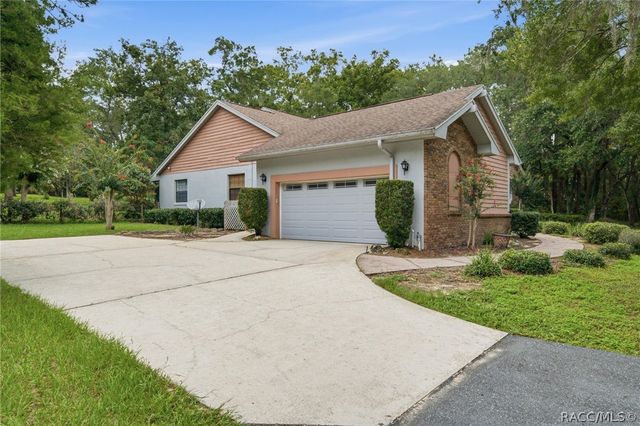 2705 W Live Oak Street, Lecanto, FL 34461