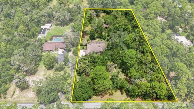 2705 W Live Oak Street, Lecanto, FL 34461