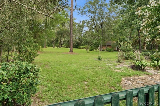 2705 W Live Oak Street, Lecanto, FL 34461