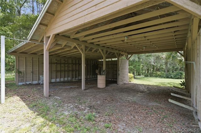 2705 W Live Oak Street, Lecanto, FL 34461