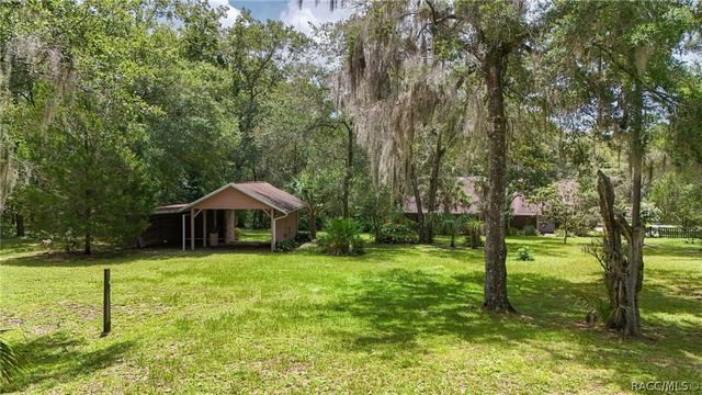 2705 W Live Oak Street, Lecanto, FL 34461