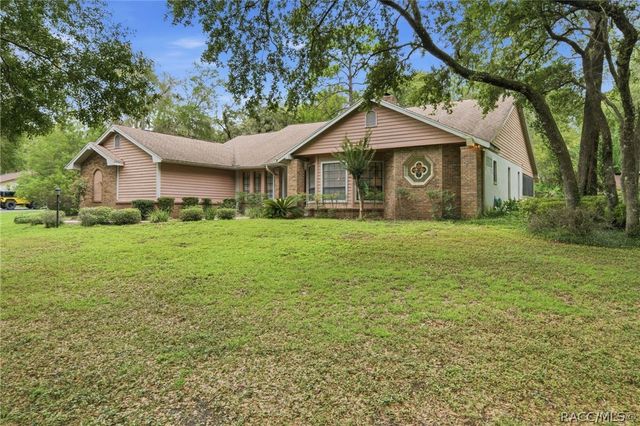 2705 W Live Oak Street, Lecanto, FL 34461
