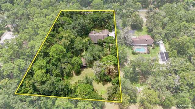 2705 W Live Oak Street, Lecanto, FL 34461