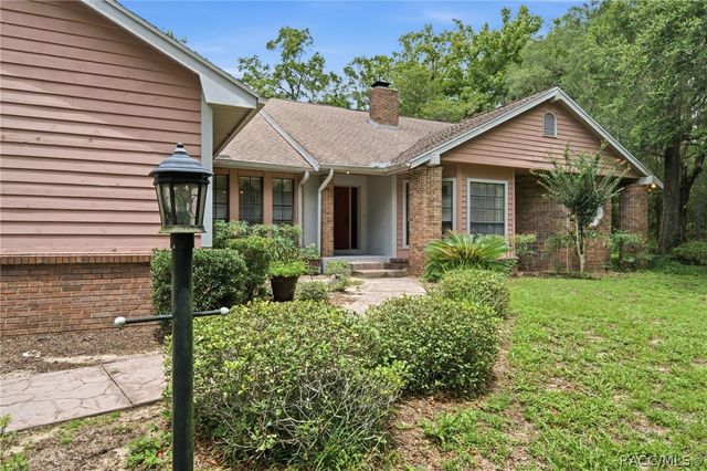 2705 W Live Oak Street, Lecanto, FL 34461