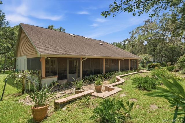2705 W Live Oak Street, Lecanto, FL 34461