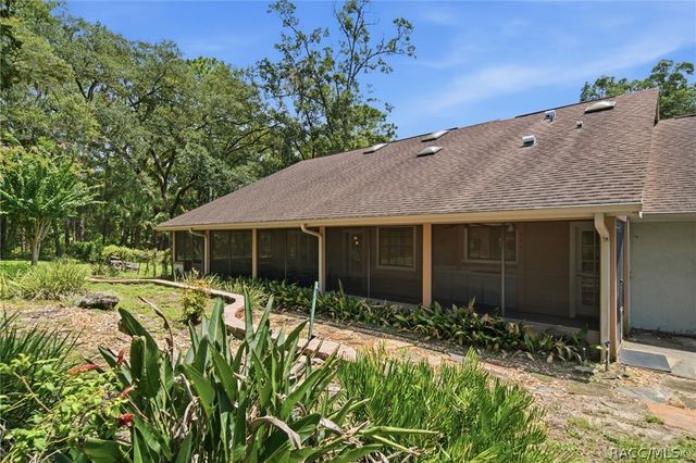 2705 W Live Oak Street, Lecanto, FL 34461