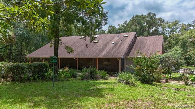 2705 W Live Oak Street, Lecanto, FL 34461