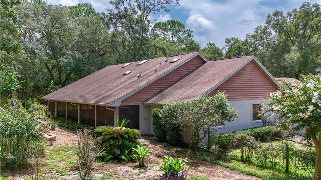 2705 W Live Oak Street, Lecanto, FL 34461
