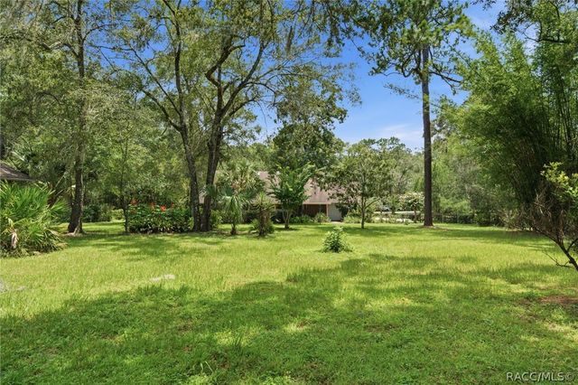 2705 W Live Oak Street, Lecanto, FL 34461