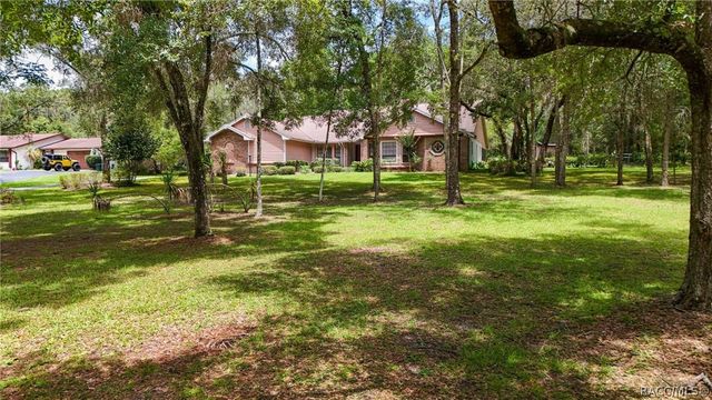 2705 W Live Oak Street, Lecanto, FL 34461