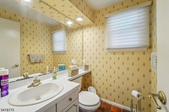 14 Eton Pl, Springfield Twp., NJ 07081