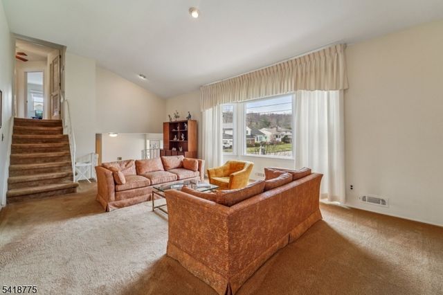 14 Eton Pl, Springfield Twp., NJ 07081