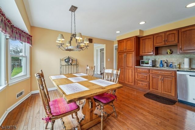 14 Eton Pl, Springfield Twp., NJ 07081