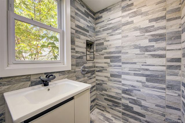 32-28 Utopia Parkway, Flushing, NY 11358
