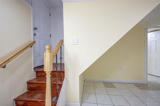 32-28 Utopia Parkway, Flushing, NY 11358