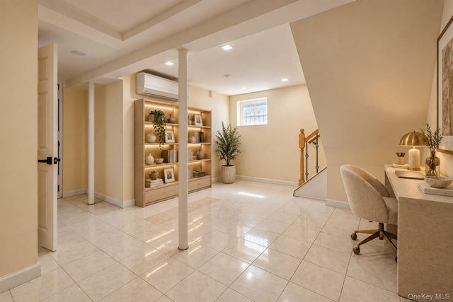 32-28 Utopia Parkway, Flushing, NY 11358