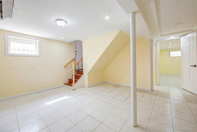 32-28 Utopia Parkway, Flushing, NY 11358