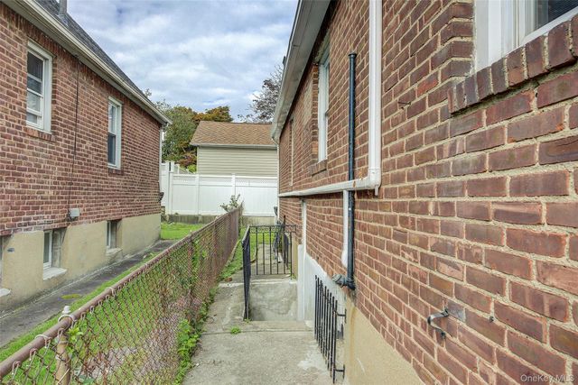 32-28 Utopia Parkway, Flushing, NY 11358