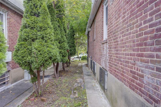 32-28 Utopia Parkway, Flushing, NY 11358