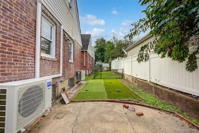 32-28 Utopia Parkway, Flushing, NY 11358