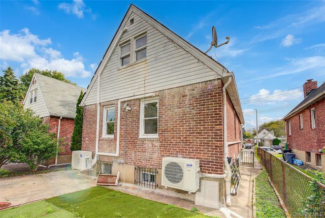 32-28 Utopia Parkway, Flushing, NY 11358