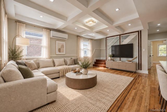 32-28 Utopia Parkway, Flushing, NY 11358