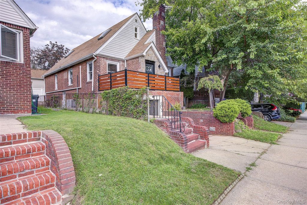 32-28 Utopia Parkway, Flushing, NY 11358 — exterior
