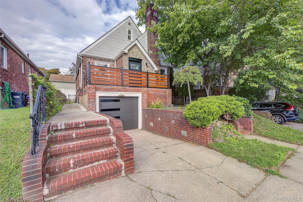32-28 Utopia Parkway, Flushing, NY 11358 — photo 2
