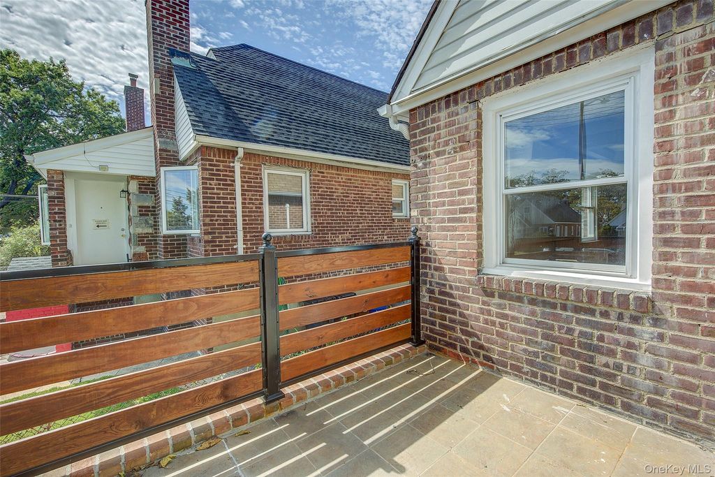 32-28 Utopia Parkway, Flushing, NY 11358 — photo 4