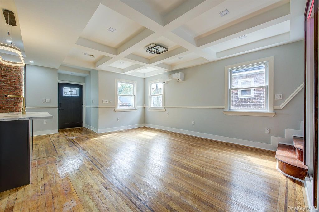 32-28 Utopia Parkway, Flushing, NY 11358 — photo 5