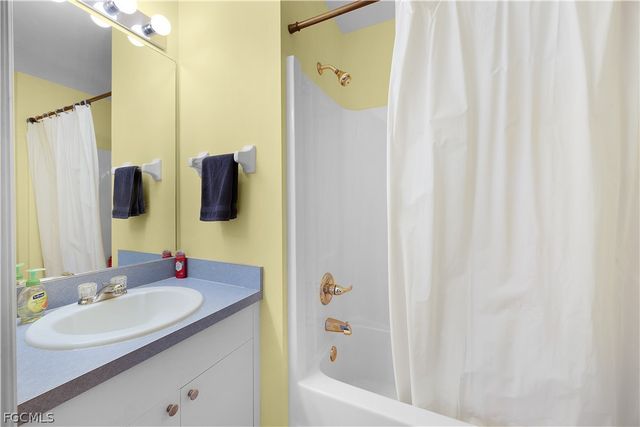 15621 Sunny Crest LN, Fort Myers, FL 33905