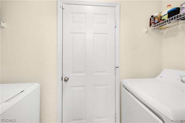 15621 Sunny Crest LN, Fort Myers, FL 33905