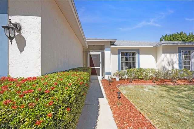 15621 Sunny Crest LN, Fort Myers, FL 33905