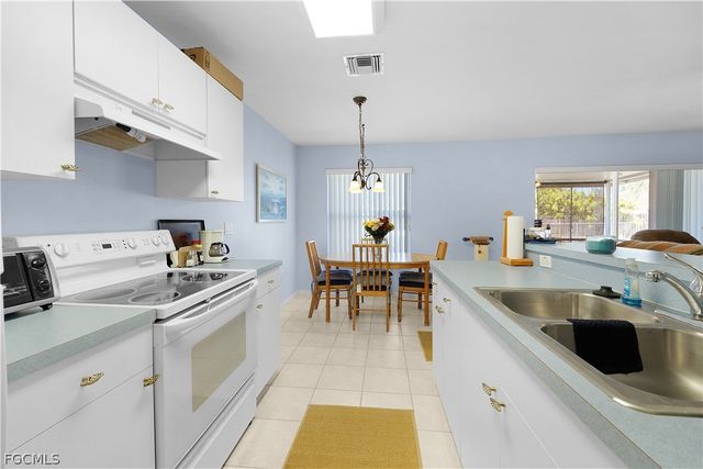 15621 Sunny Crest LN, Fort Myers, FL 33905