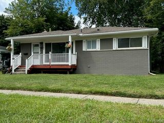 743 E Summit Street, Milford, MI 48381