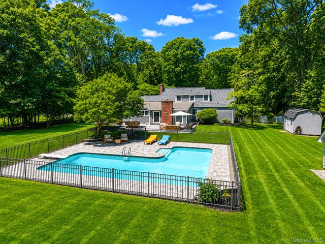 30 Landing Meadow Road, Smithtown, NY 11787