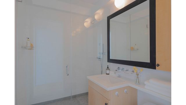 555 W 59TH Street PHC, New York City, NY 10019