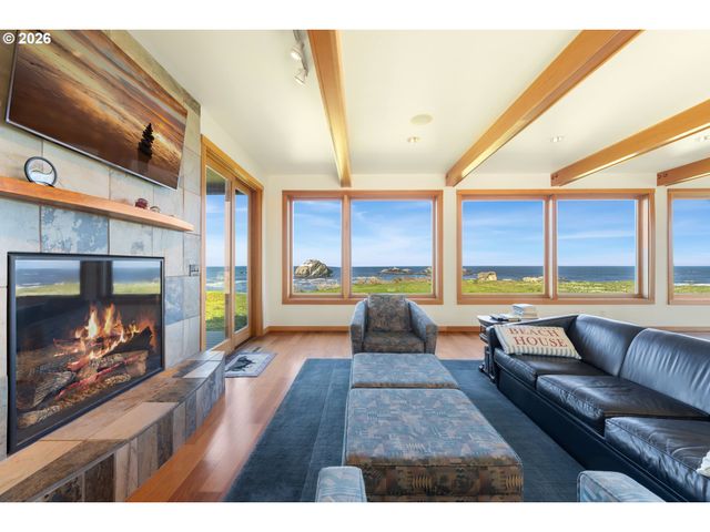 1950 BEACH LOOP Dr Sw, Bandon, OR 97411