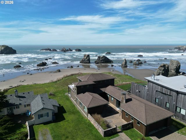 1950 BEACH LOOP Dr Sw, Bandon, OR 97411